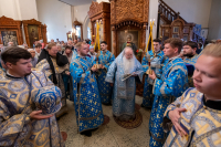 В день празднования Иверской иконы Божией Матери, митрополит Орловский и Болховский Тихон возглавил Божественную литургию в Иверском храме города Орла. 26 октября 2026 года.