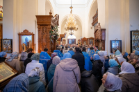 В день празднования Иверской иконы Божией Матери, митрополит Орловский и Болховский Тихон возглавил Божественную литургию в Иверском храме города Орла. 26 октября 2026 года.