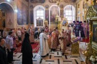 В день Отдания праздника Воздвижения Животворящего Креста Господня, день памяти апостола от 70-ти Кодрата и обретения мощей святителя Димитрия, митрополита Ростовского, митрополит Орловский и Болховский Тихон возглавил Божественную литургию и иерейскую хиротонию в Ахтырском кафедральном соборе города Орла. 4 октября 2026 года. В день Отдания праздника Воздвижения Животворящего Креста Господня, день памяти апостола от 70-ти Кодрата и обретения мощей святителя Димитрия, митрополита Ростовского, митрополит Орловский и Болховский Тихон возглавил Божественную литургию и иерейскую хиротонию в Ахтырском кафедральном соборе города Орла. 4 октября 2026 года.