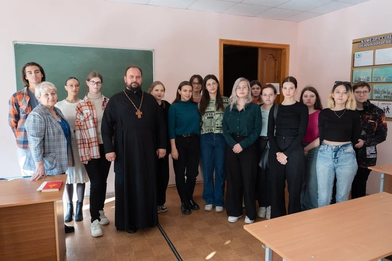 Священнослужители Орловской епархии продолжают работу в рамках проекта «Диалог со священником»