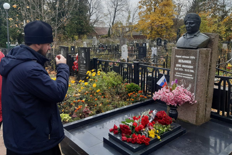 Ключарь Гарнизонного храма Казанской иконы Божией Матери почтил память героя
