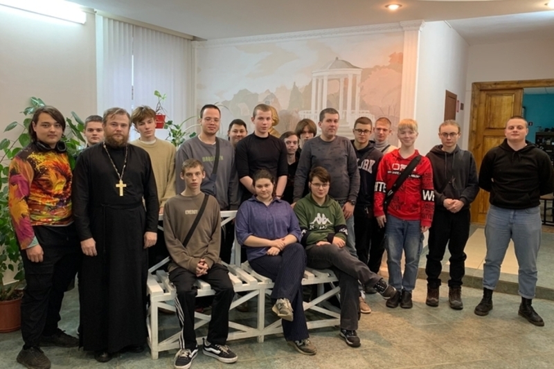 Председатель миссионерского отдела Орловской епархии встретился со студентами Орловского реставрационно-строительного техникума