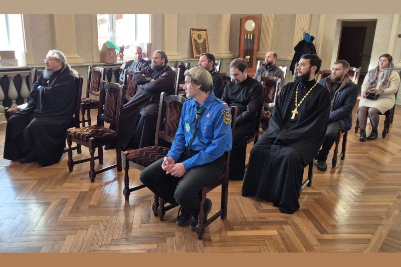 В резиденции Управляющего Орловской митрополией состоялось заседание секции молодежного отдела Орловской епархии В резиденции Управляющего Орловской митрополией состоялось заседание секции молодежного отдела Орловской епархии