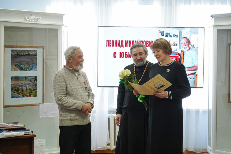 Свет и время в кадре: в Орле отметили 80-летие фотохудожника Леонида Тучнина Свет и время в кадре: в Орле отметили 80-летие фотохудожника Леонида Тучнина