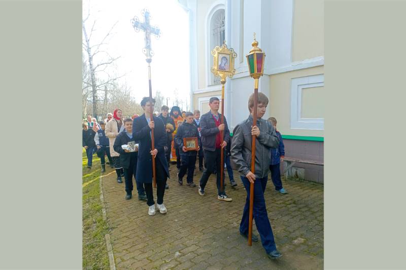 Малыши и школьники посетили Преображенский храм Малыши и школьники посетили Преображенский храм