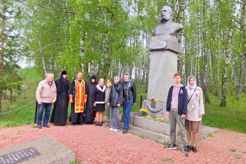 Клирик храма святой блаженной Матроны Московской почтил память павших воинов