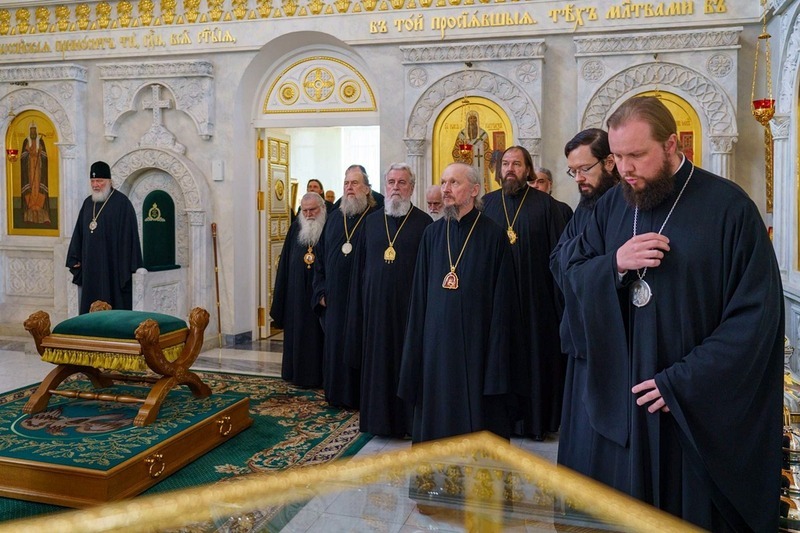 Члены Священного Синода совершили литию по митрополиту Антонию (Черемисову)