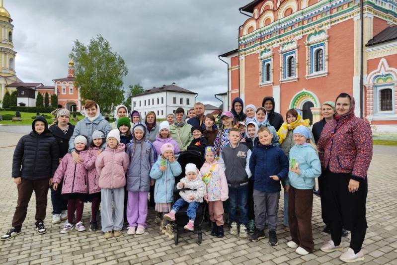 Юные прихожане храма святой блаженной Матроны Московской совершили паломническую поездку