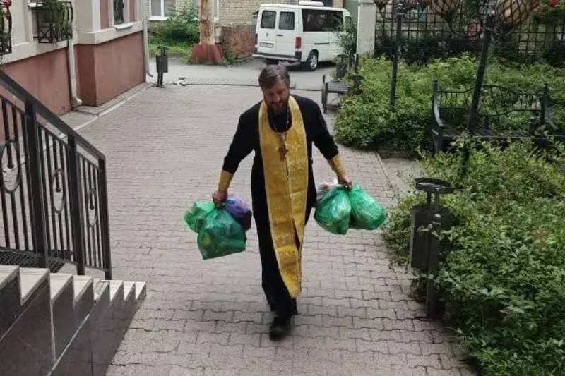 Клирик Свято-Троицкого храма совершил новый визит в ПВР Клирик Свято-Троицкого храма совершил новый визит в ПВР