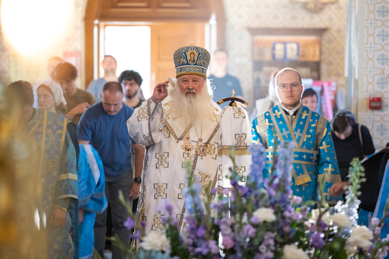 Владыка Тихон возглавил всенощное бдение в Казанском храме Орла